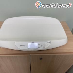 授乳室の奥にスケールがある