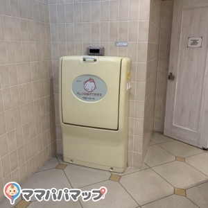 女性用トイレオムツ台