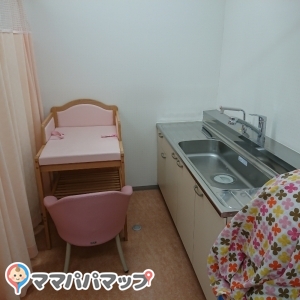 板橋区立 小豆沢体育館(1F)の授乳室・オムツ替え台情報 画像2