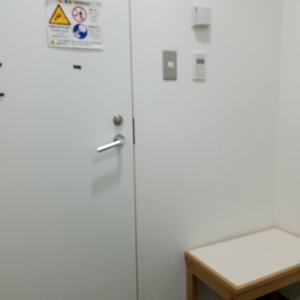 中から鍵がかけられます。