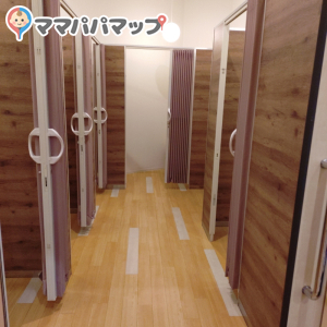 授乳室はソファと椅子のお部屋がありました