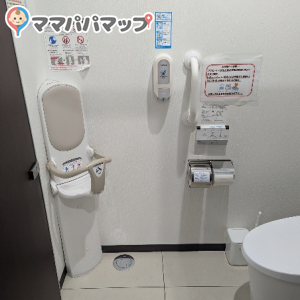 女子トイレ個室ベビーシート