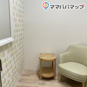 秋の気候で店舗の空調が控えめな中、授乳室は涼しく快適に授乳することができました。綺麗な個室にはベビーカーのまま入室できました。