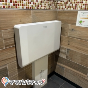 女子トイレ内