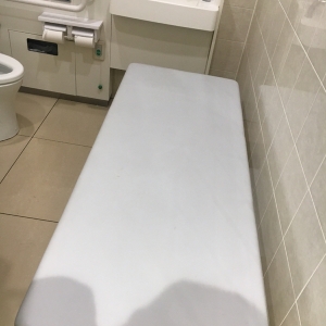 コープこうべ　コープ山手(1F)の授乳室・おむつ替え台の写真(1枚目)