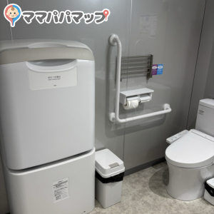 サツドラ八軒6条店の授乳室・おむつ替え台の写真(1枚目)