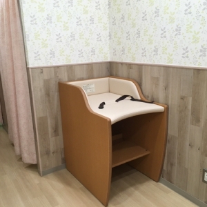 イズミヤ 伏見店(2F)の授乳室・オムツ替え台情報 画像7