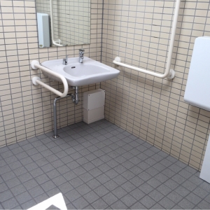 晴海臨海公園 球技場横のオムツ替え台情報 画像1