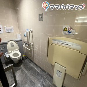 コレド日本橋　3Fの授乳室・おむつ替え台の写真(1枚目)
