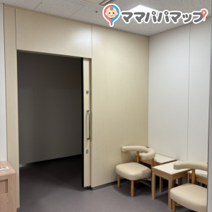 2025年8月　個室の授乳室がありました。外に自販機があるので、ミネラルウォーターも買えます。