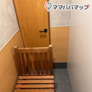 WEEKEND店内の授乳室・オムツ替え台情報 画像3
