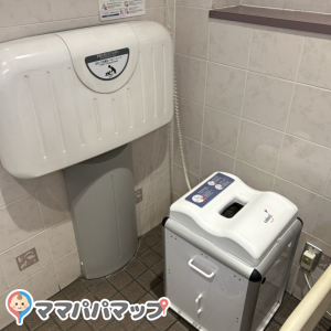 ハローデイ 井尻店(2F)のオムツ替え台情報 画像2