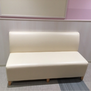 綺麗なソファもあります。