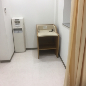 エディオンアルパーク南店(3F)の授乳室・おむつ替え台の写真(3枚目)