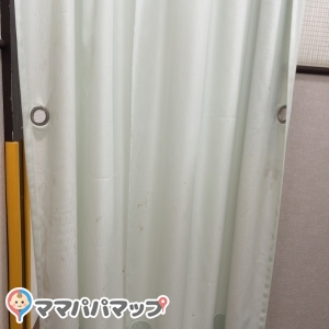 内側から見たカーテン閉めたところ