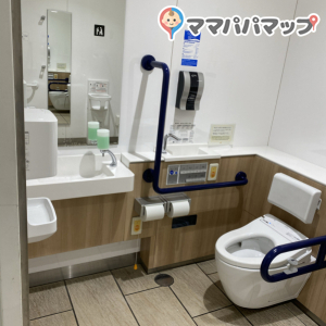 新幹線三河安城駅 改札内 多目的トイレ(1F)のオムツ替え台情報 画像2