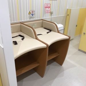 エディオンなんば4F(4F)の授乳室・おむつ替え台の写真(2枚目)