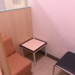 イオン気仙沼店(2階 赤ちゃん休憩室)の授乳室・おむつ替え台の写真(4枚目)