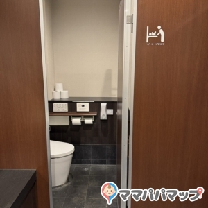 さかい珈琲 広島 千田町店(1F)のオムツ替え台情報 画像1