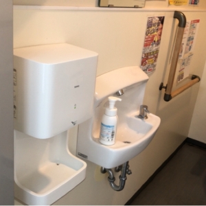 ウォンツ　三篠店(1F)のオムツ替え台情報 画像4