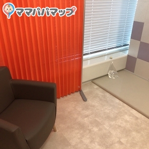 綺麗で、ショールーム内にあるのですぐ入れました。鍵も掛けれるので安心です。