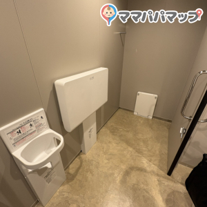 青葉台東急スクエアS-1(屋上庭園)(屋上フロア)の授乳室・おむつ替え台の写真(2枚目)