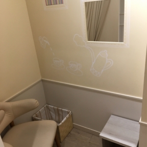 綺麗で使いやすかった。コートをかけるフックがあればもっと良かった。