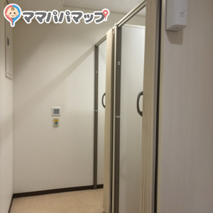 羽田空港国際線ターミナル3階ベビールーム(3F)の授乳室・オムツ替え台情報 画像1