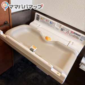 FUKU CAFE 福岡香椎浜店(2F)のオムツ替え台情報 画像2