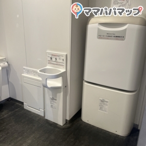 二子玉川ライズ・楽天クリムゾンハウスのりば(1F)のオムツ替え台情報 画像3