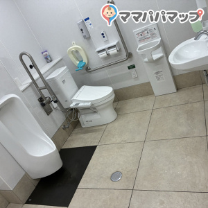 スギドラッグ鶴見諸口店のオムツ替え台情報 画像2