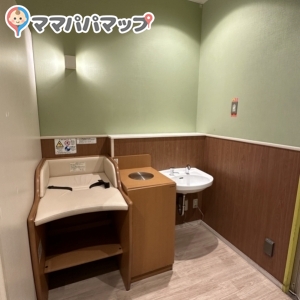 三井アウトレットパーク 倉敷(1F 総合案内所奥)の授乳室・オムツ替え台情報 画像4
