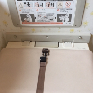 オムツ交換台