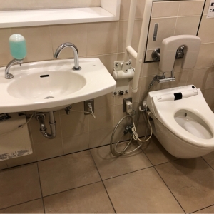 京王リトナード永福町(2F)の授乳室・おむつ替え台の写真(3枚目)