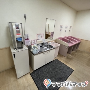 イオンタウン鈴鹿(2F)の授乳室・オムツ替え台情報 画像4