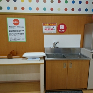 イオン大和郡山店(3階 赤ちゃん休憩室)の授乳室・おむつ替え台の写真(8枚目)