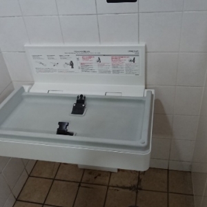 おむつ替えベッド