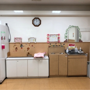 身長計、ベビースケールあり。調乳用のお湯が出ます