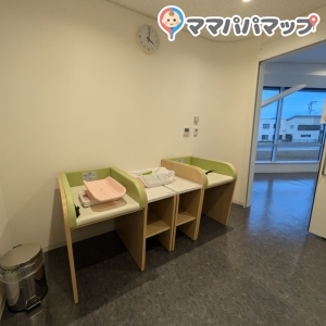 オムツ交換台