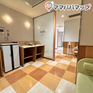 通路から丸見えです