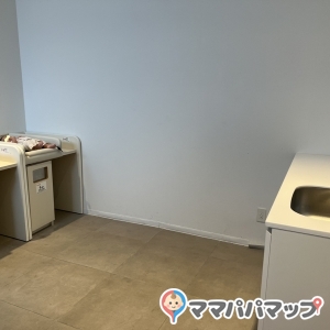 広々でいいですが、お湯が出ないのは残念ですね…