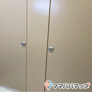 福岡市動物園エントランスの授乳室・オムツ替え台情報 画像1