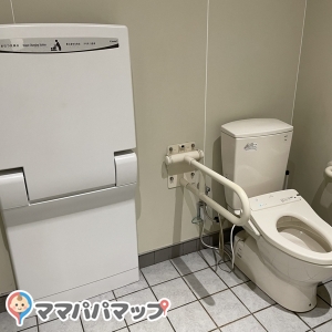 多目的トイレ内