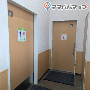 クスリのアオキ 鳥居跡店(1F)のオムツ替え台情報 画像4