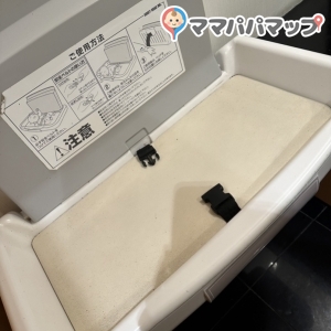 ココス 横浜阪東橋店のオムツ替え台情報 画像2