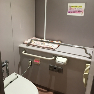 ライフ 府中中河原店(4F)の授乳室・おむつ替え台の写真(2枚目)