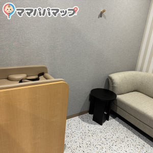 御殿場プレミアム・アウトレット(Starbucks前)の授乳室・オムツ替え台情報 画像1