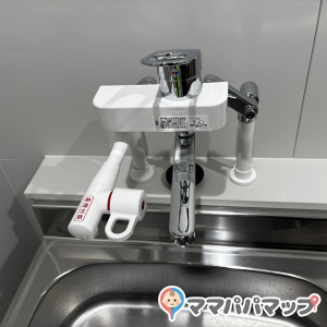 授乳室内の流しに熱湯出るところあり。