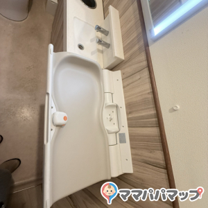 ジョリーパスタ 草加市立病院前店(1F)の授乳室・おむつ替え台の写真(2枚目)