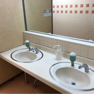 サミット株式会社　椎名町店(2F)のオムツ替え台情報 画像2